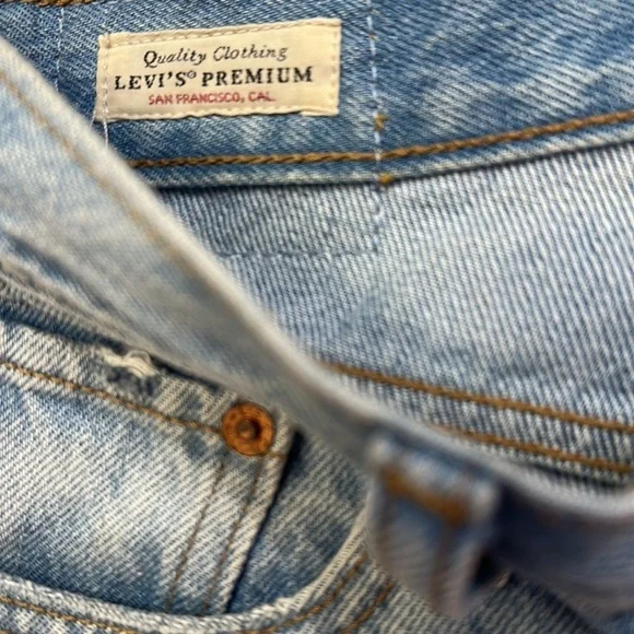 NWOT Women’s Levi’s Premium Distressed Wedgie Fit Jeans Size 24 - Picture 8 of 9